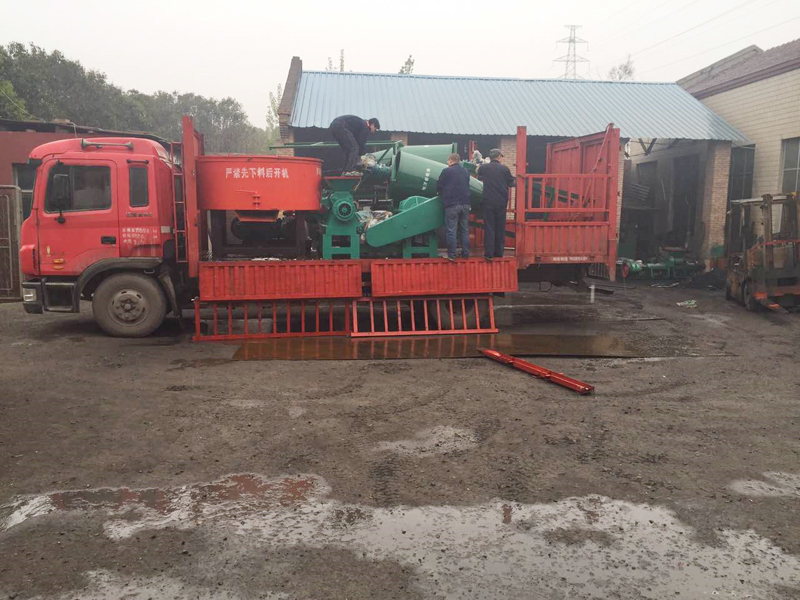 煤棒机设备发货现场