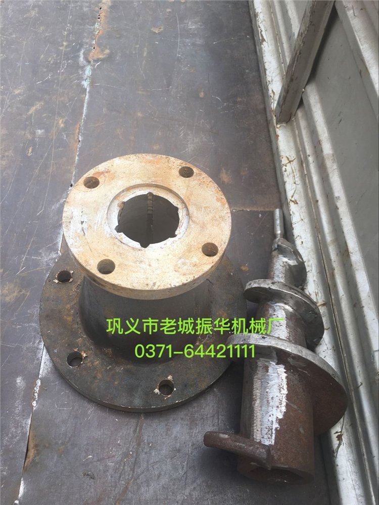 煤棒机配件锥度螺旋,套筒,成型模具发货现场图